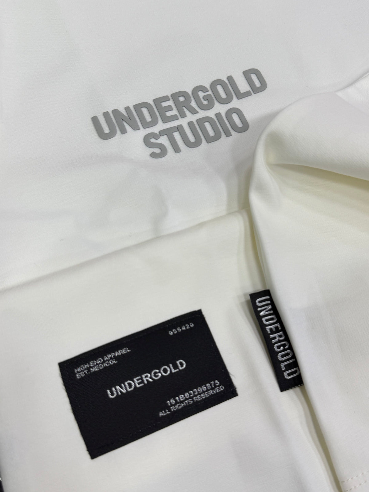 CAMISETA ALTO  GRAMAJE UNDERGOLD LETRAS