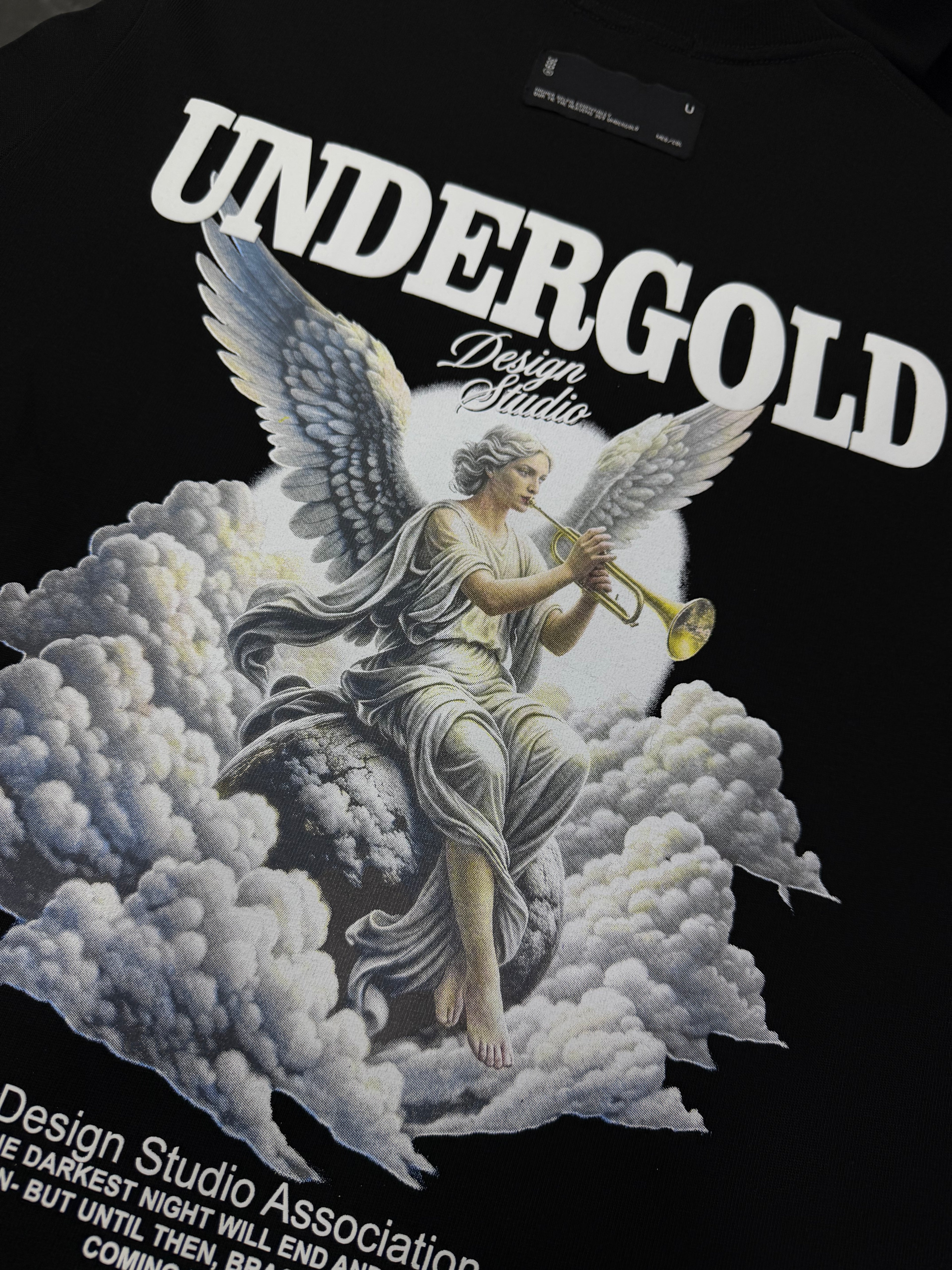 CAMISETA ALTO GRAMAJE UNDERGOLD TROMPETA