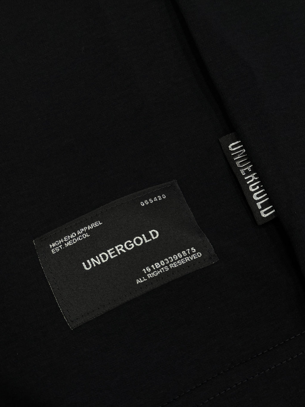 CAMISETA UNDERGOLD ALTO GRAMAJE MOMIA