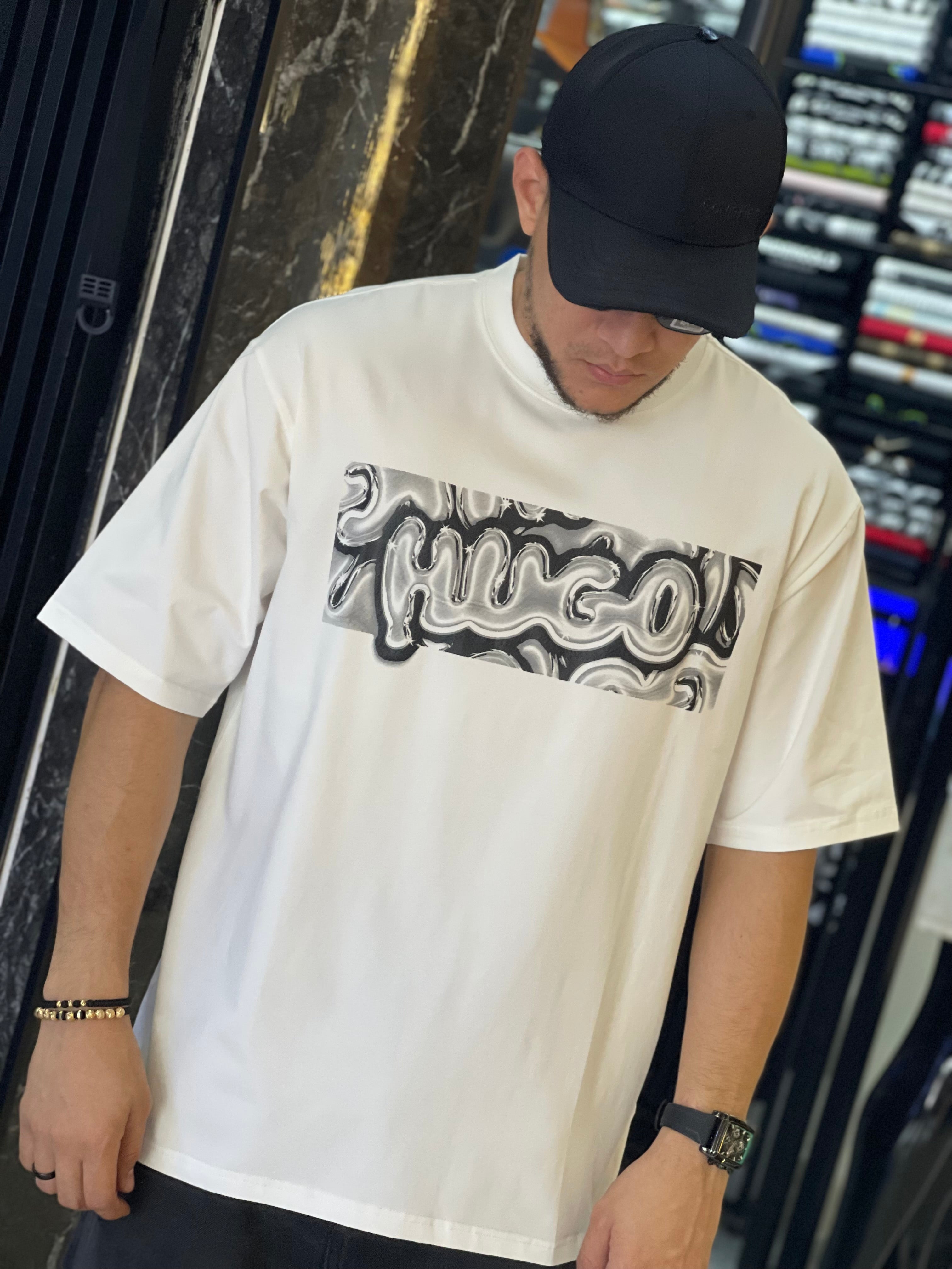 CAMISETA HUGO OVER SIZE