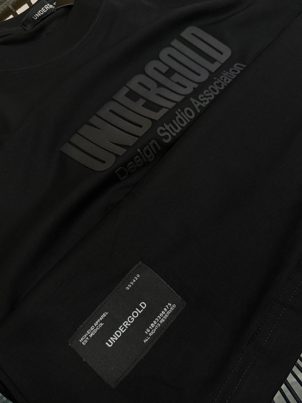CAMISETA UNDERGOLD NEGRITO ALTO GRAMAJE