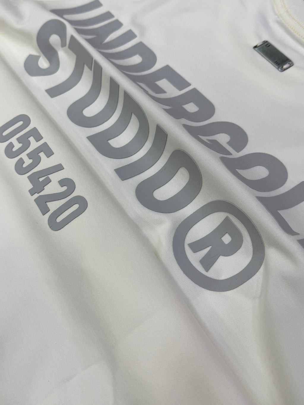 CAMISETA ALTO  GRAMAJE UNDERGOLD LETRAS