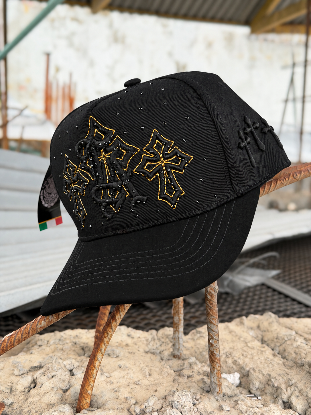 GORRA 3 CRUZES BORDADA