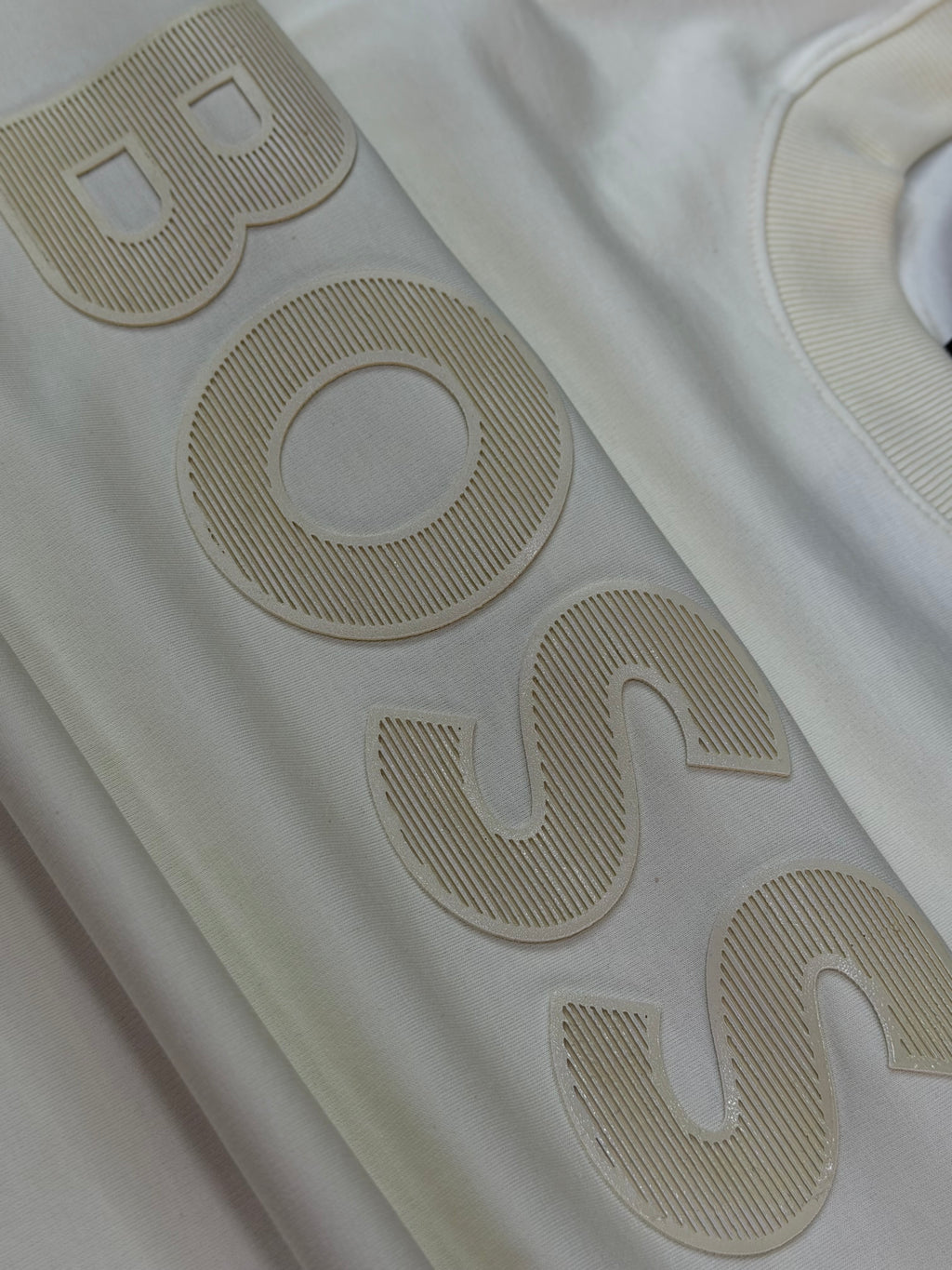 CAMISETA BOSS ALTO GRAMAJE